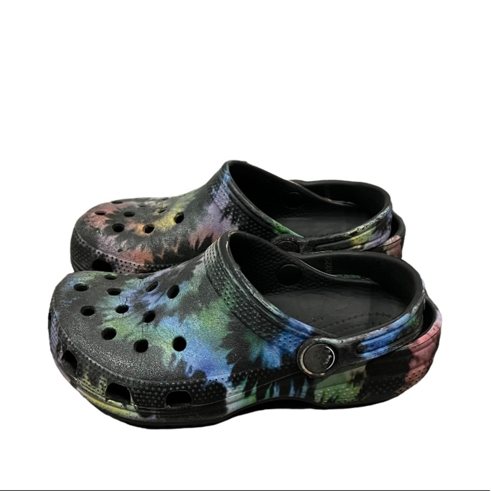 CROCS KIDS CLASSIC TIE-DYE GRAPHIC CLOG